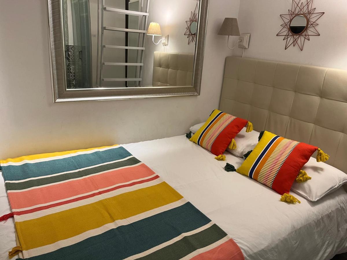 Carlos close the plaza mayor Madrid Exterior foto